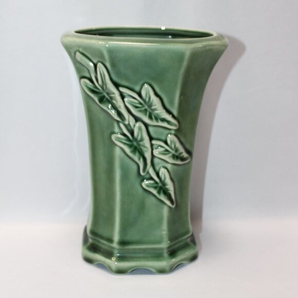 Antique Sage Green Vase McCoy Style - Picture 12 of 12